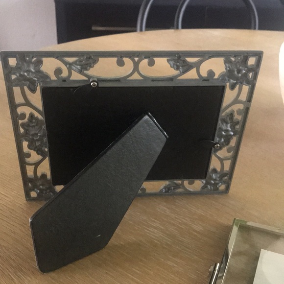 2 picture frames - Picture 4 of 6